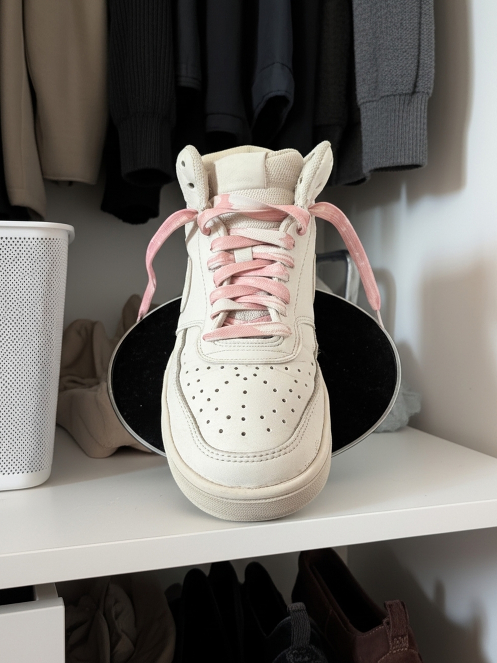 Nike White UNISEX Sneakers US Women 8 /Men 6